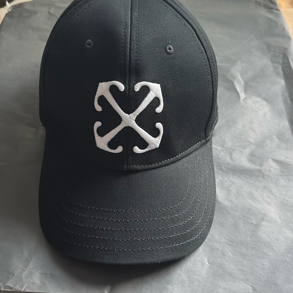 OFF WHITE ARROW EMBROIDERED LOGO BASEBALL COTTON CAP SIZE MEDIUM IS BRAND NEW - Picture 2 of 8